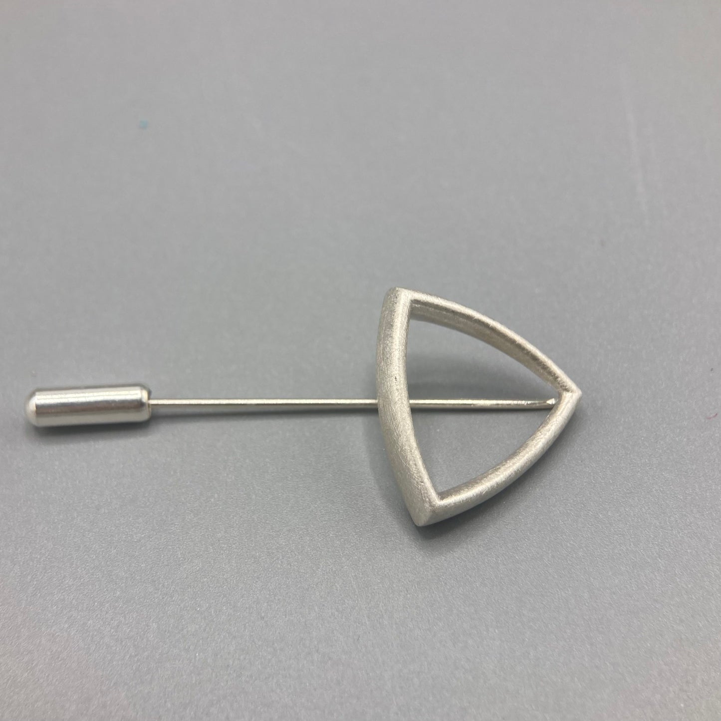 Sheng Zhang - 'Curved Curves' Triangle Pin