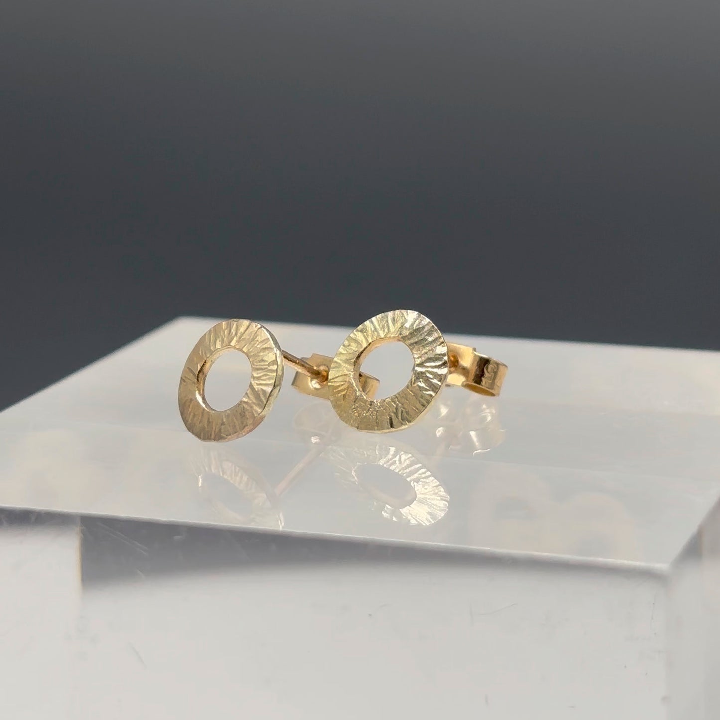 Anthony Feiler – 9ct Gold Stud Earrings
